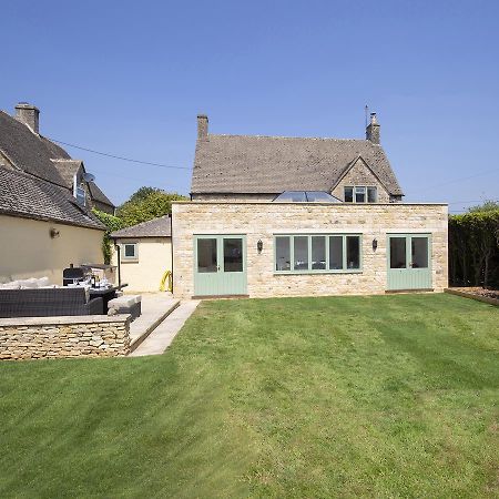 South Winds Villa Bourton-on-the-Water Екстериор снимка