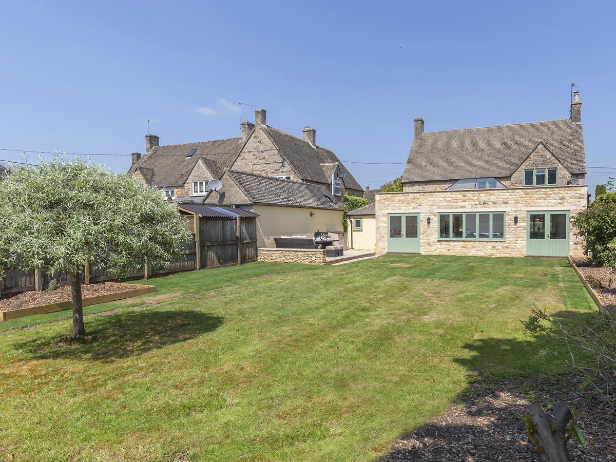 South Winds Villa Bourton-on-the-Water Екстериор снимка