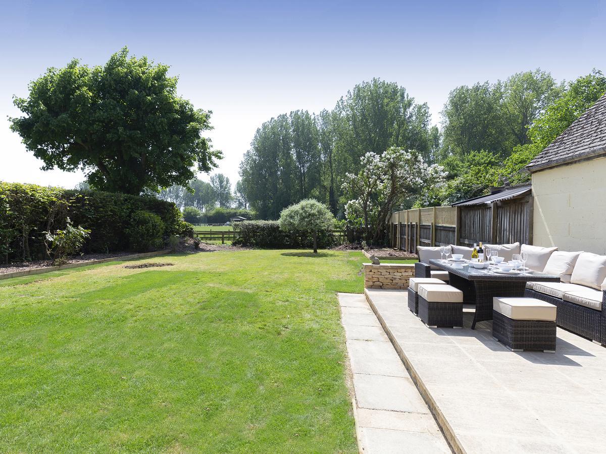 South Winds Villa Bourton-on-the-Water Екстериор снимка