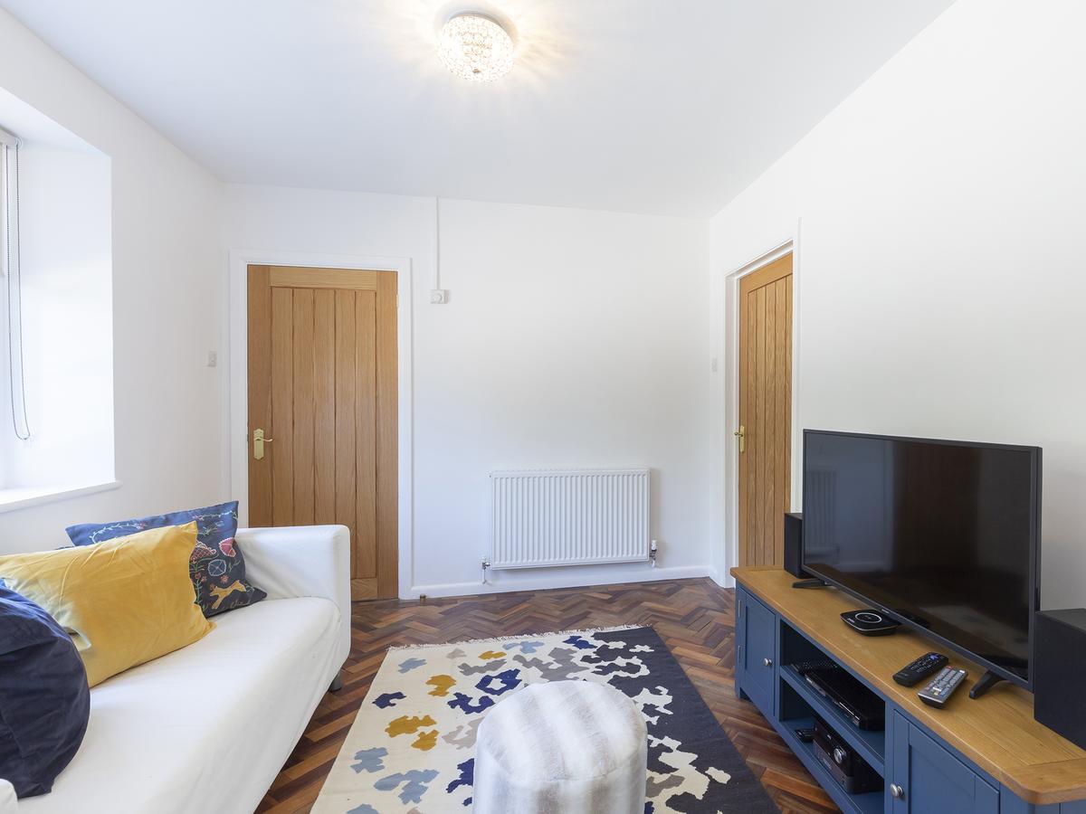 South Winds Villa Bourton-on-the-Water Екстериор снимка