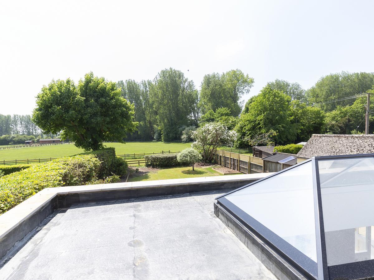 South Winds Villa Bourton-on-the-Water Екстериор снимка